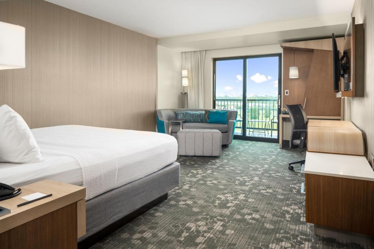 Courtyard By Marriott Houston Northeast