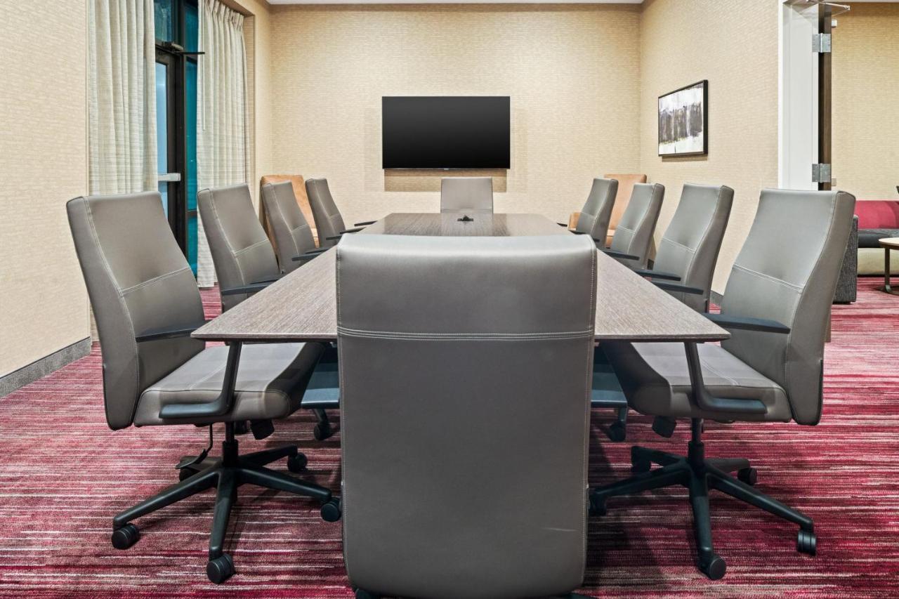 Courtyard By Marriott Houston Northeast Hotel