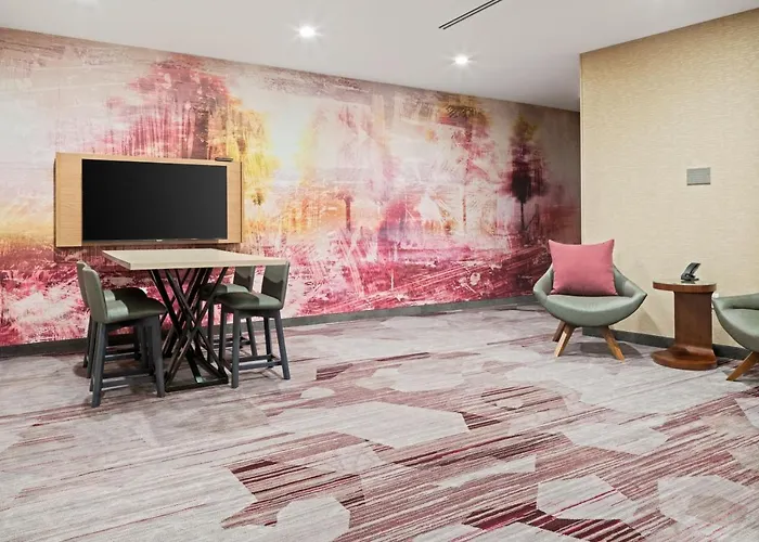 Courtyard By Marriott Houston Northeast