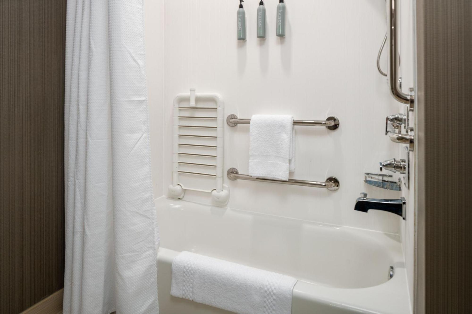 Courtyard By Marriott Northeast